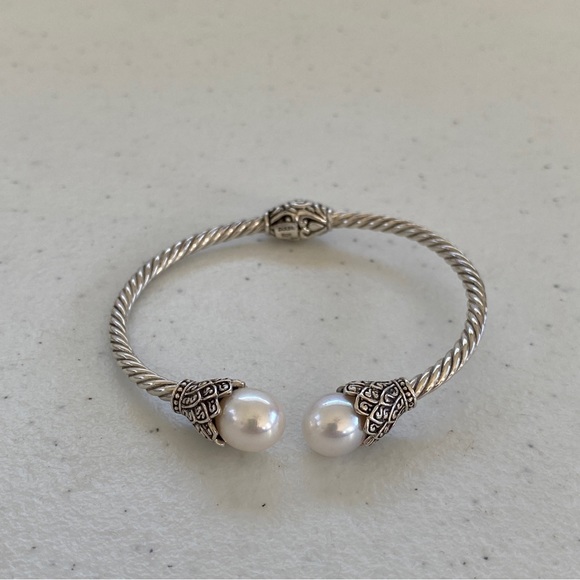 Sarda Artisan Bali Sterling Hinged Silver Twist Cuff Bracelet with Pearl Ends - Picture 2 of 9